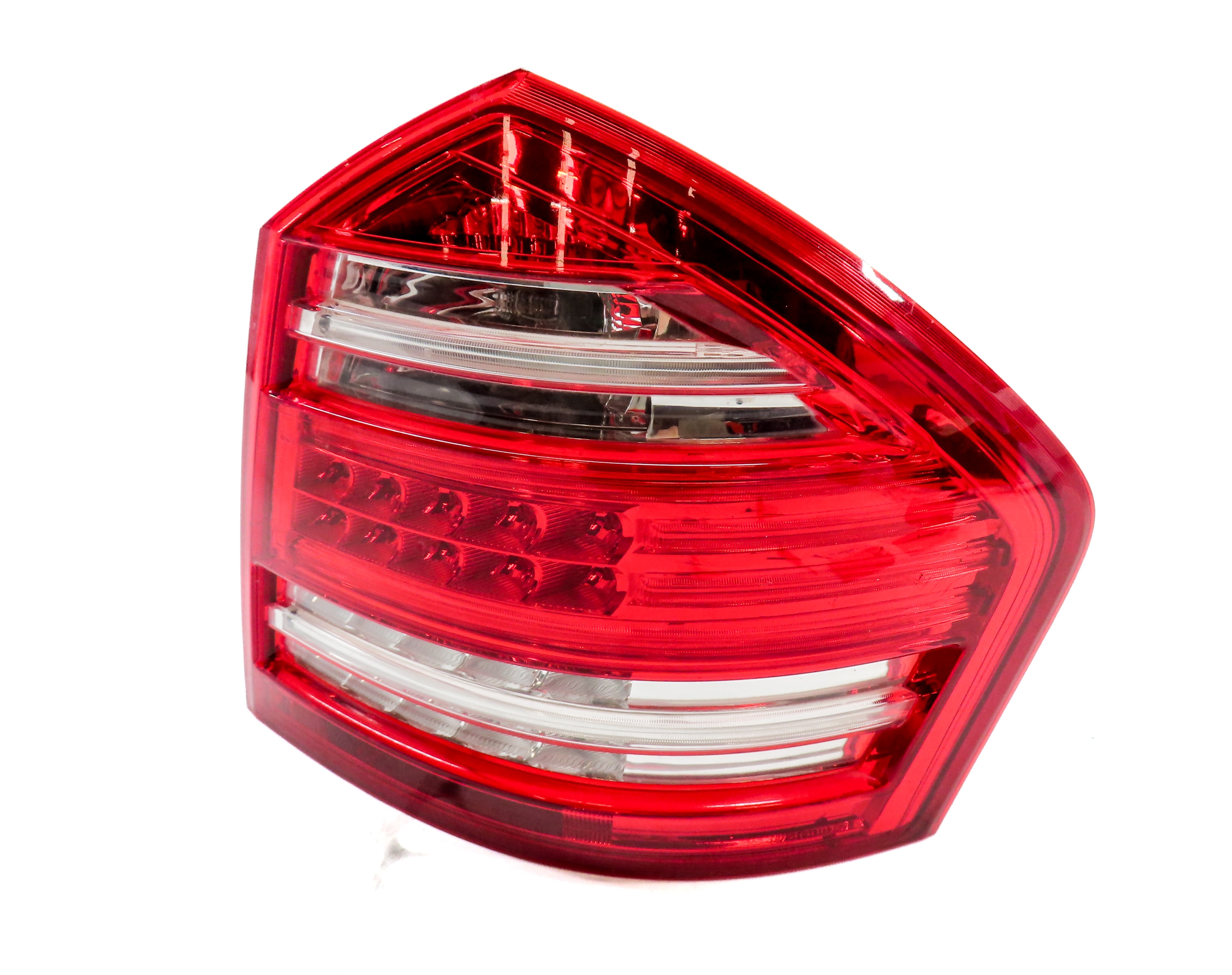 2010-2012 MB GL350 GL450 GL550 (X164) RIGHT PASSENGER TAILLIGHT BRAKE LIGHT LAMP — exact item pictured